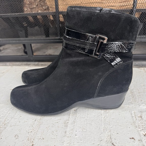 Clark's Active Air Faux Suede Leather Upper Black Ankle Zip Boots Size‎ 9M - Picture 2 of 11